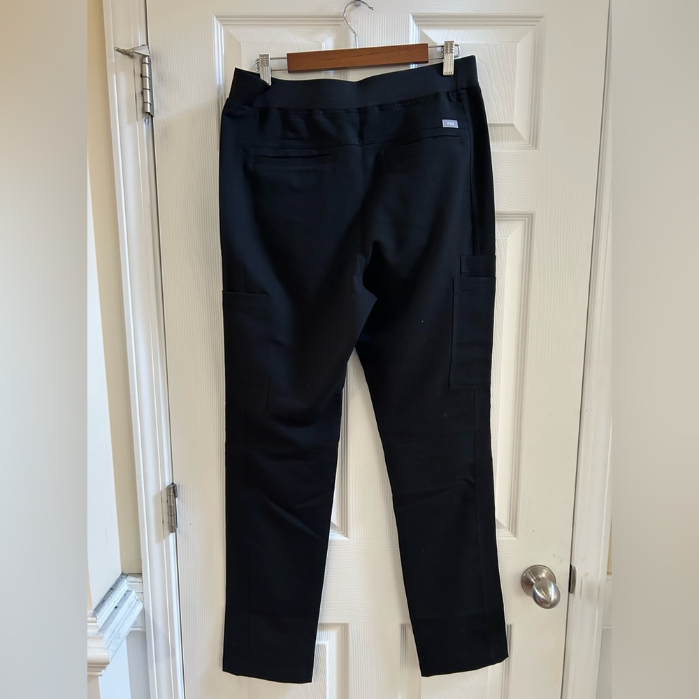 NWT FIGS Men Axim Cargo Scrub Pants™ Black Size M - Picture 6 of 8